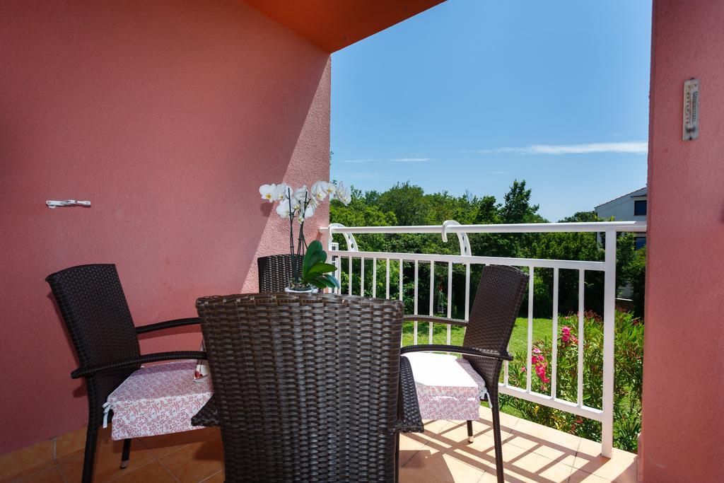 Apartman Snjezana Malinska Exterior foto