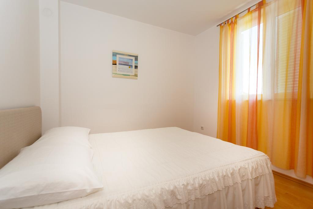 Apartman Snjezana Malinska Exterior foto