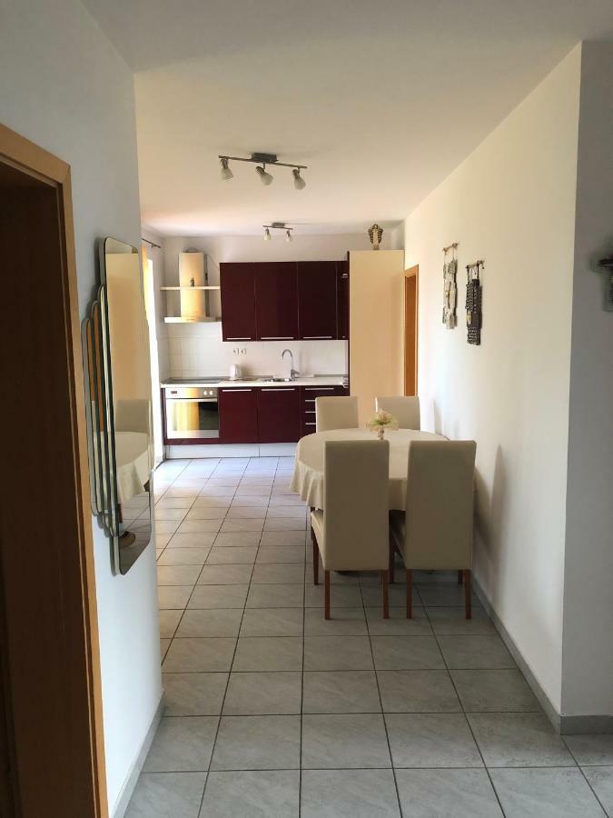 Apartman Snjezana Malinska Exterior foto