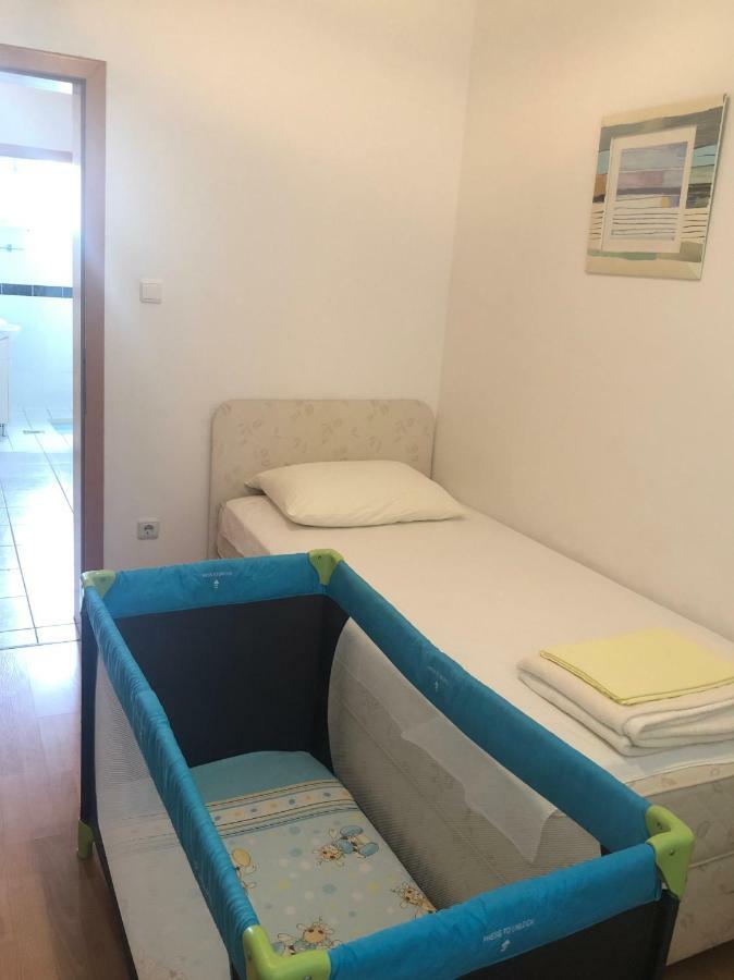Apartman Snjezana Malinska Exterior foto
